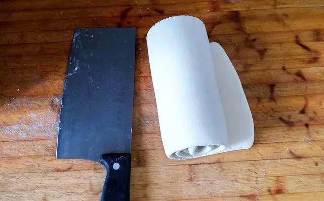 餛飩、刀削面、面條、肉夾饃、餡餅、發(fā)面油餅的和面方法及配方